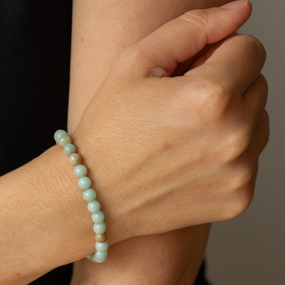 Faux Jade Green bead bracelet stretch OS